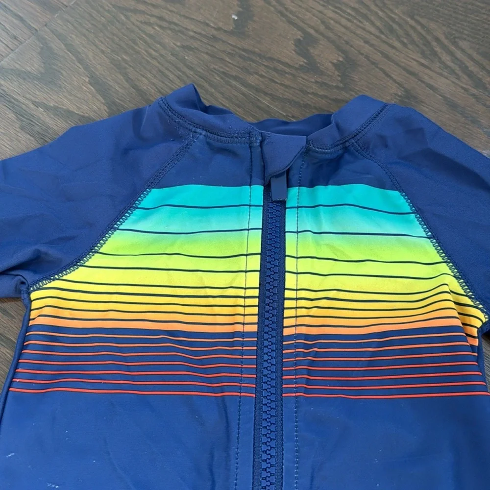 Old Navy Baby Long Sleeve Rainbow Rash Guard Swimsuit Blue 6–12M